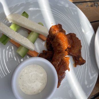 Krystal Grand Punta Cancún - Wings from The Grill 3/5, crispy but tiny - Hotels Near Me - Cancún, ROO Krystal Grand Punta Cancún - Wings from The Grill 3/5, crispy but tiny - Hotels Near Me - Cancún, ROO