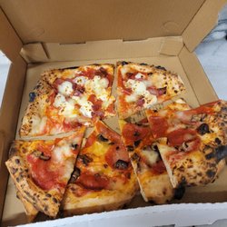 Fireova Pizza - They provided pizza boxes for togo/ leftover pizzas.