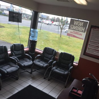 Jiffy Lube - Clean waiting area - Oil Change Stations Near Me - Tacoma, Washington Jiffy Lube - Clean waiting area - Oil Change Stations Near Me - Tacoma, Washington