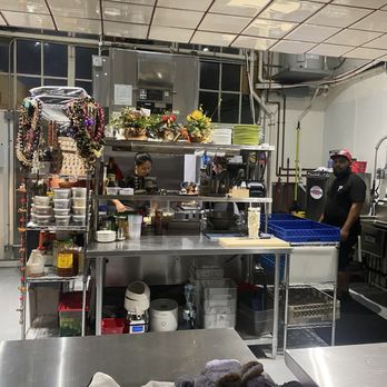 Pigeonhole - Kitchen - Cocktail Bars Near Me - Honolulu, Hawaii