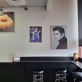 Legendary Doughnuts - Decor - Bakeries Near Me - Covington, Washington