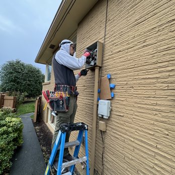 Formula 7 Electric - Old meter service change - Electricians Near Me Formula 7 Electric - Old meter service change - Electricians Near Me