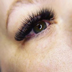 Southern Beautique - Volume lashes by Denice