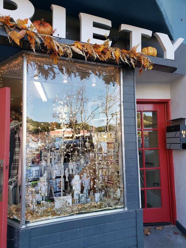 Fairfax Variety Logo