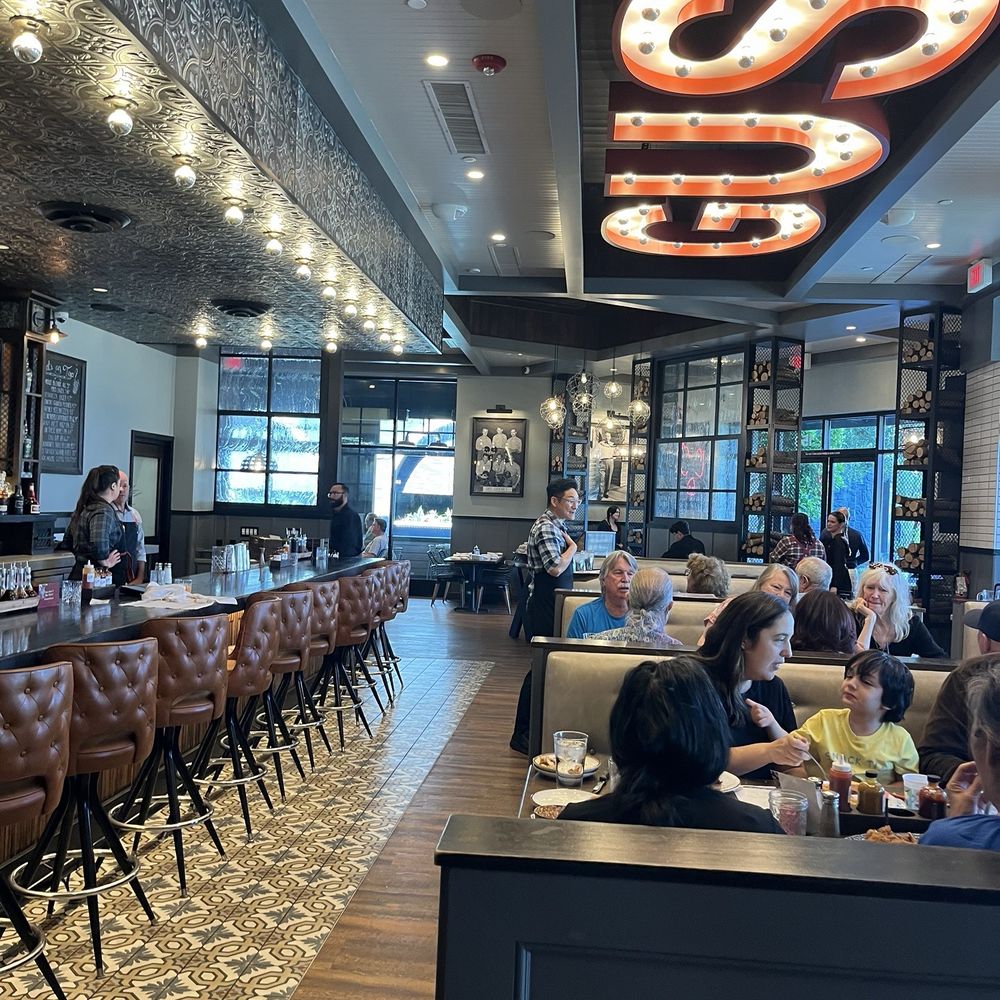 Gus's BBQ - Barbeque Near Me - Porter Ranch, California