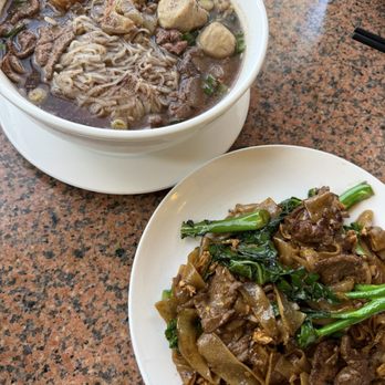 Tantawan Thai Kitchen - Beef Boat Noodle and Pad See You Noodle - Thai Near Me - Rosemead, California Tantawan Thai Kitchen - Beef Boat Noodle and Pad See You Noodle - Thai Near Me - Rosemead, California