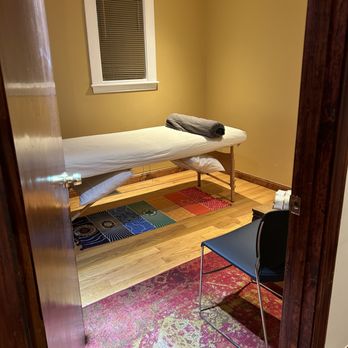 Balducci Wellness - Yang room - Acupuncture Near Me - Arlington, Massachusetts Balducci Wellness - Yang room - Acupuncture Near Me - Arlington, Massachusetts