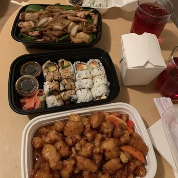 Jieyi Sushi - Japanese Near Me - Chicago, Illinois