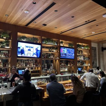 North Italia - The bar - Italian Near Me - San Antonio, Texas