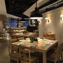 南小館 - Cozy atmosphere. French cafe look. Tastefully designed with a little lounge in the back of house.