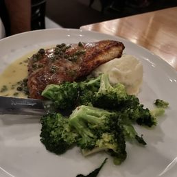 Panko crusted chicken with mashed potatoes and broccoli