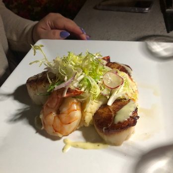 Arnold Palmer's Restaurant - Seared Maine Diver Scallops - American Near Me - La Quinta, California Arnold Palmer's Restaurant - Seared Maine Diver Scallops - American Near Me - La Quinta, California