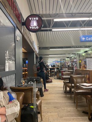 VINO VOLO by null