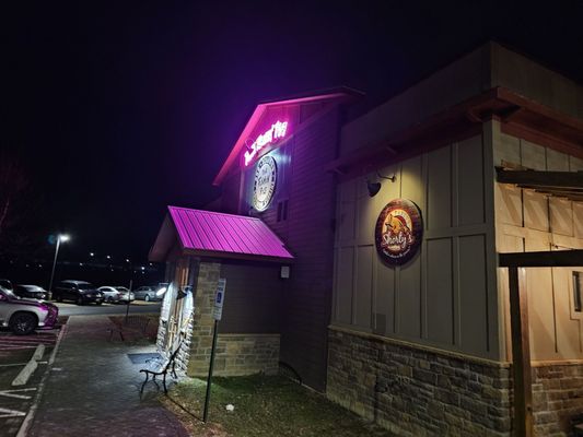 The Fishin' Pig Waynesboro by null