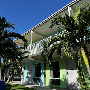 Tropical Inn & Suites - Rooms - Hotels Near Me - Clearwater, Florida Tropical Inn & Suites - Rooms - Hotels Near Me - Clearwater, Florida