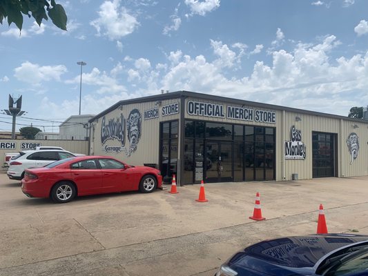 Gas Monkey Garage by null