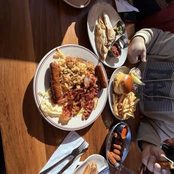 Tick Tock Diner - Diners Near Me - Clifton, New Jersey