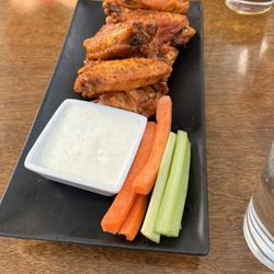 Trophy - Medium wings with ranch