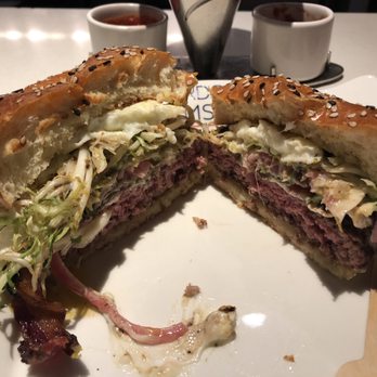 Gordon Ramsay Burger Las Vegas - Truffle burger, down the middle. - Burgers Near Me - Las Vegas, Nevada Gordon Ramsay Burger Las Vegas - Truffle burger, down the middle. - Burgers Near Me - Las Vegas, Nevada