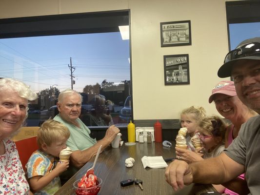 Lady Queene Restaurant by null