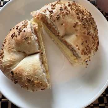 Willy's Bagels & Blends - Santa fe Garlic bagel - Coffee & Tea Near Me - Brentwood, California Willy's Bagels & Blends - Santa fe Garlic bagel - Coffee & Tea Near Me - Brentwood, California