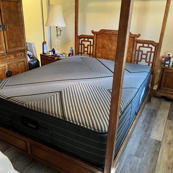 Mattress Warehouse of Clearwater Countryside - The adjustable base sits inside my existing bed frame amazing really. - Mattresses Near Me - Clearwater, Florida