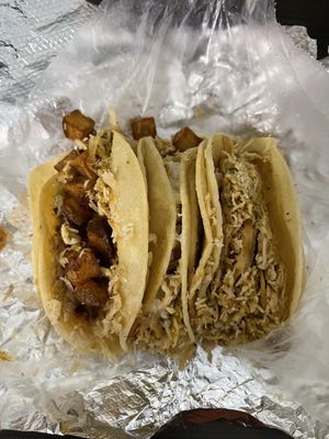 Kiss Pollos Estilo Sinaloa by null