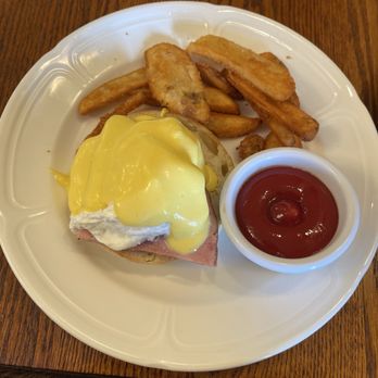 Wolf's Ridge - Eggs Benedict (half portion separated in the kitchen) - New American Near Me - Worthington, Ohio