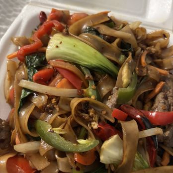 Ban Moon - Drunken noodles with beef and made spicy to order. - Thai Near Me - San Angelo, Texas