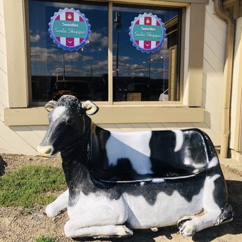 Sweeties Soda Shoppe - Outside with ol Bessie - Ice Cream & Frozen Yogurt Near Me - Parma, Ohio