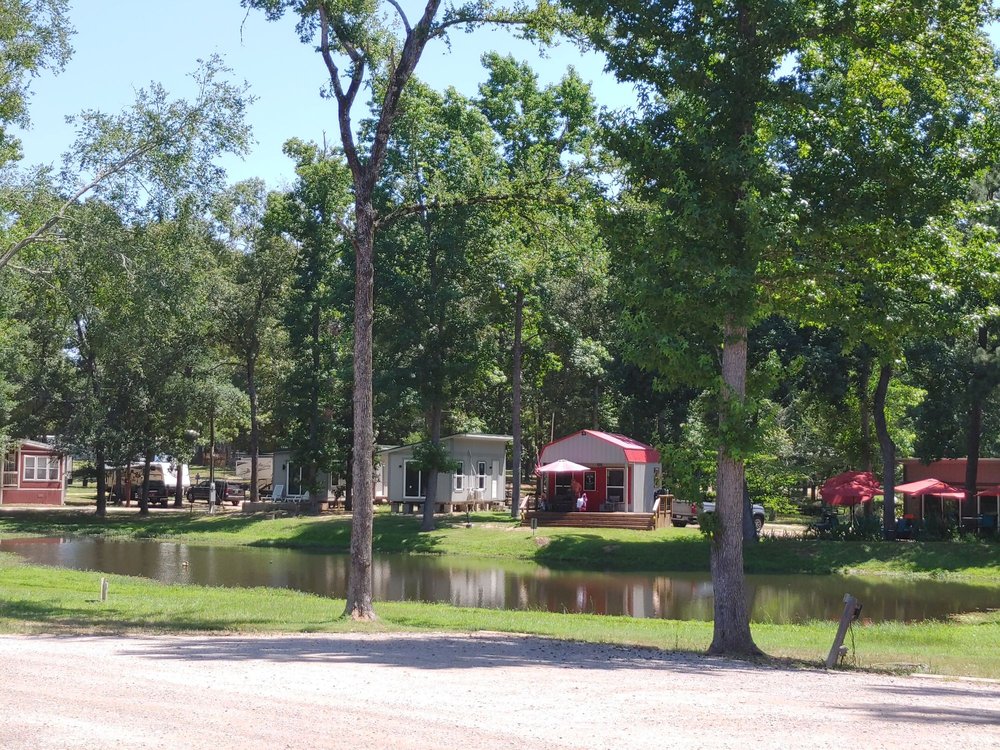 Purple Peacock Resort - Photo 2