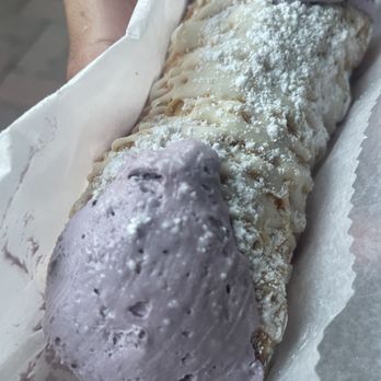 Mike's Pastry - Blueberry cannoli - Bakeries Near Me - Boston, Massachusetts
