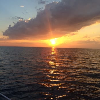 Caliente Charters - After a fantastic day we got a beautiful view on the way in. - Fishing Near Me - Waukegan, Illinois
