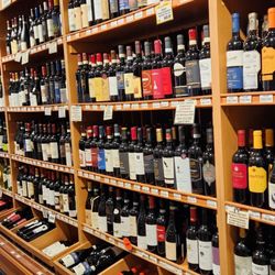 Doris Italian Market & Bakery - Great selection and very good prices