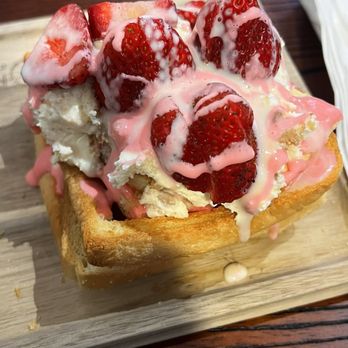 Kakigori Dessert Cafe - Strawberry cheesecake shokupan - Desserts Near Me - Tukwila, Washington Kakigori Dessert Cafe - Strawberry cheesecake shokupan - Desserts Near Me - Tukwila, Washington