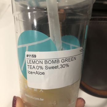 T4 Natomas - Lemon Bomb Green Tea, 0% sweet & 30% ice.  This combo provides flavor from the tartness of the lemon plus the aloe. - Coffee & Tea Near Me - Sacramento, California
