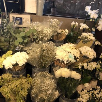 Ralphs - Beautiful selection of flowers - Grocery Near Me - Van Nuys, California