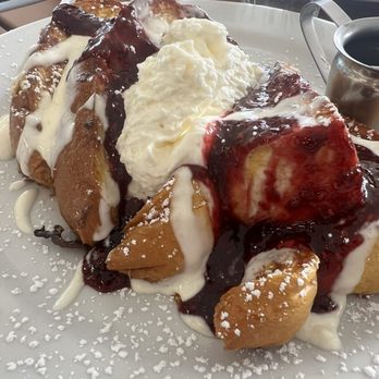 Bea Bea’s - Raspberry kiss French toast - Coffee & Tea Near Me - Glendale, California Bea Bea’s - Raspberry kiss French toast - Coffee & Tea Near Me - Glendale, California