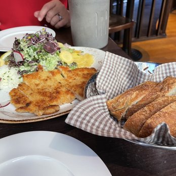 Mezzo - Chicken Cutlet - Bars Near Me - Metzingen, BW Mezzo - Chicken Cutlet - Bars Near Me - Metzingen, BW