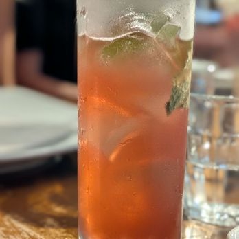 Vineapple - Cranberry spritz - Italian Near Me - Brooklyn, New York