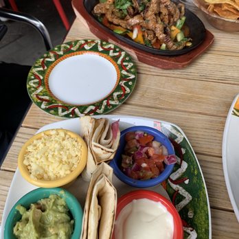 Miros Cantina Mexicana - Fajitas and condiments - Mexican Near Me - Edinburgh, EDH Miros Cantina Mexicana - Fajitas and condiments - Mexican Near Me - Edinburgh, EDH