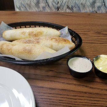 Don Tomasso's - Excellent and huge breadsticks. Loved the garlic butter sauce - Pizza Near Me - Upper Sandusky, Ohio