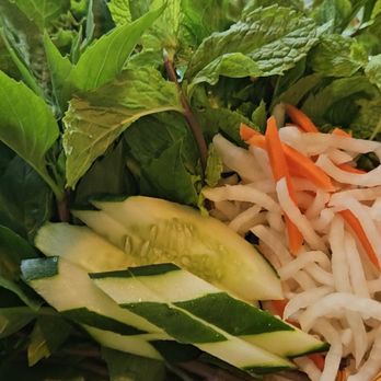 Pho Saigon - Gorgeous bountiful plate of garnishes that they took away AFTER we had eaten some of it - Vietnamese Near Me - Honolulu, Hawaii