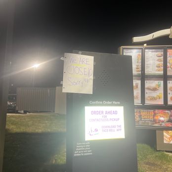 Taco Bell - They close the store down when ever they feel like it - Fast Food Near Me - Lawrence, Massachusetts