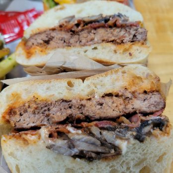 Gott's Roadside - Wisconsin Burger w/out cheese - Salad Near Me - Walnut Creek, California