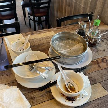 Min's Dumpling House - Dirty dishes - Dim Sum Near Me - Corona, California Min's Dumpling House - Dirty dishes - Dim Sum Near Me - Corona, California