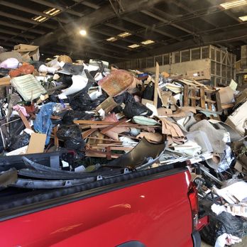 Pleasanton Garbage Service - Unloading my trash inside the Transfer Station - Junk Removal & Hauling Near Me - Pleasanton, California Pleasanton Garbage Service - Unloading my trash inside the Transfer Station - Junk Removal & Hauling Near Me - Pleasanton, California