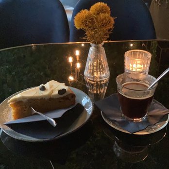 Das Herz Von Frankfurt 24 Photos Cafes Braubachstr 31 Frankfurt Am Main Hessen Germany Restaurant Reviews Phone Number Yelp