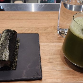 Hello Nori - Yellowfin roll with nitro matcha drink - Sushi Bars Near Me - Burnaby, British Columbia Hello Nori - Yellowfin roll with nitro matcha drink - Sushi Bars Near Me - Burnaby, British Columbia