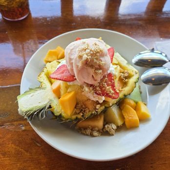 Lulu's Waikiki - Burgers Near Me - Honolulu, Hawaii